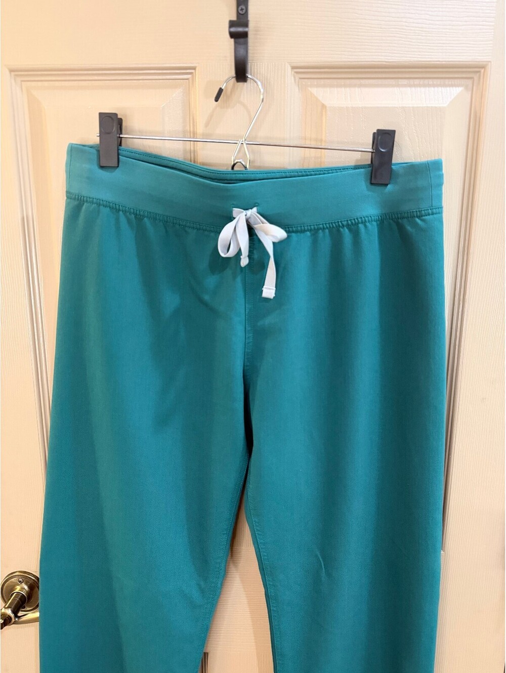 FIGS Livingston Basic Scrub Pants – Forest Green – Size M 🌲💚 - Picture 2 of 6